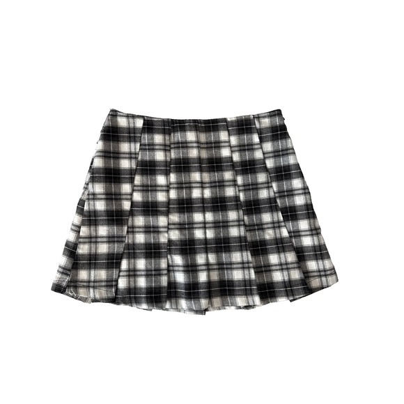 Forever 21 Dresses & Skirts - Forever‎ 21 Black White Plaid Pleated Mini Skirt M Schoolgirl Academia Preppy